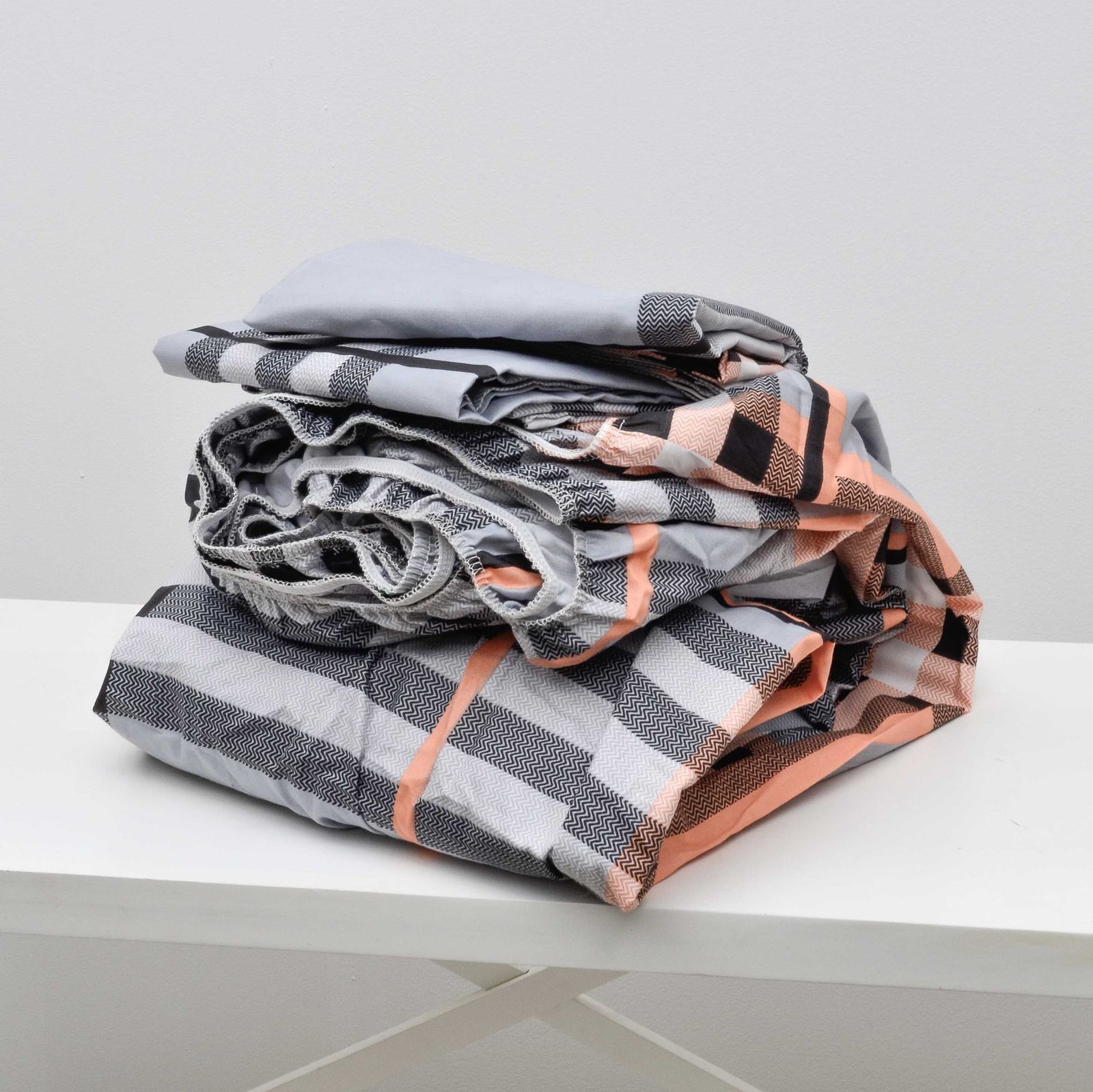 Простынь на резинке Сатин Twill 160х200+25 (+наволочки 50х70) 51